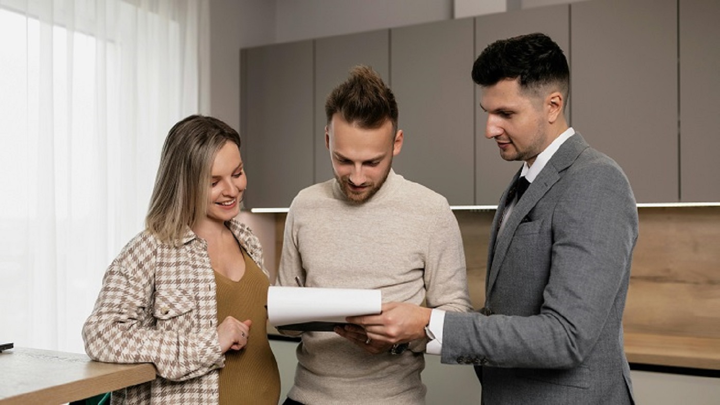 É preciso assinatura da esposa em um contrato de locação?